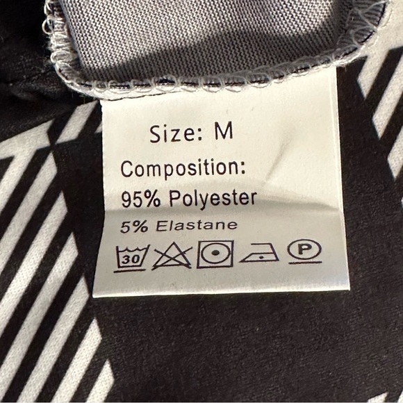 NWOT Black and White Checkered Pajama Set with Red Heart Accents Size Medium - Picture 10 of 15